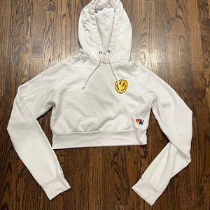 SMILEY BOLT EYES CROPPED HOODIE - WHITE Medium